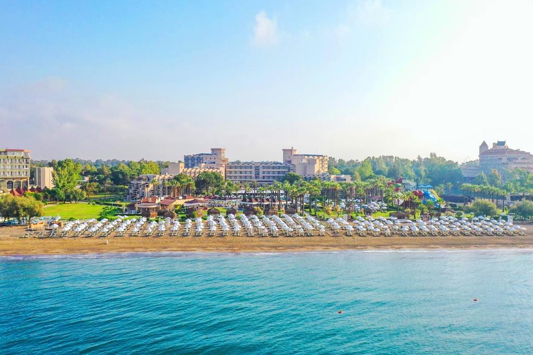 Crystal Tat Beach Golf Resort & Spa