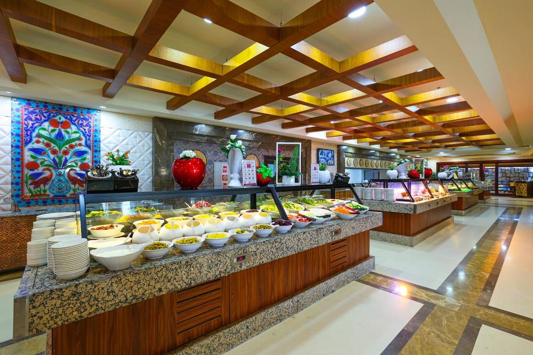 Crystal Family Resort & Spa
