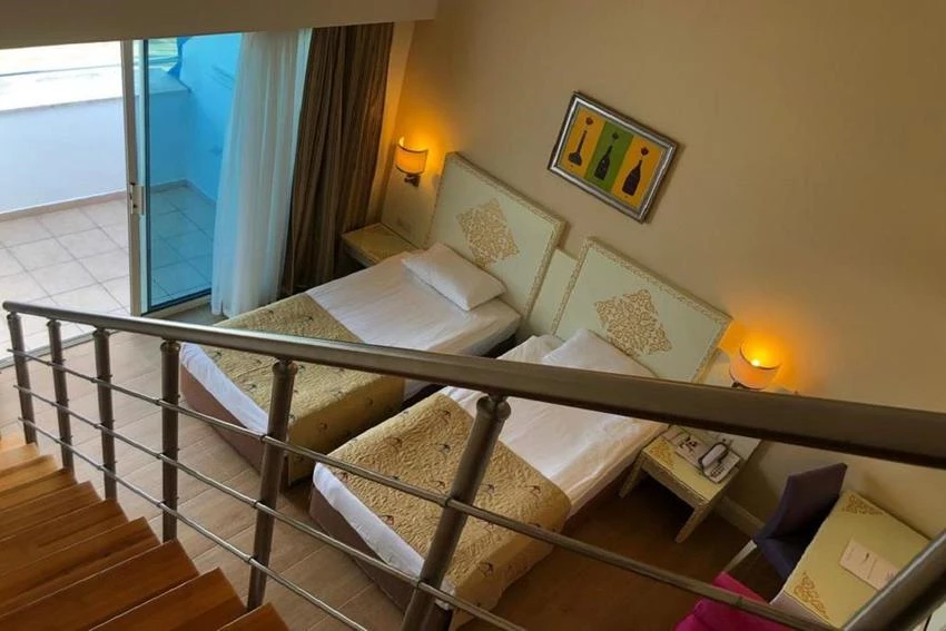 Crystal Admiral Resort Suites & Spa