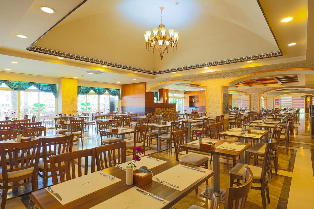 Crystal Family Resort & Spa
