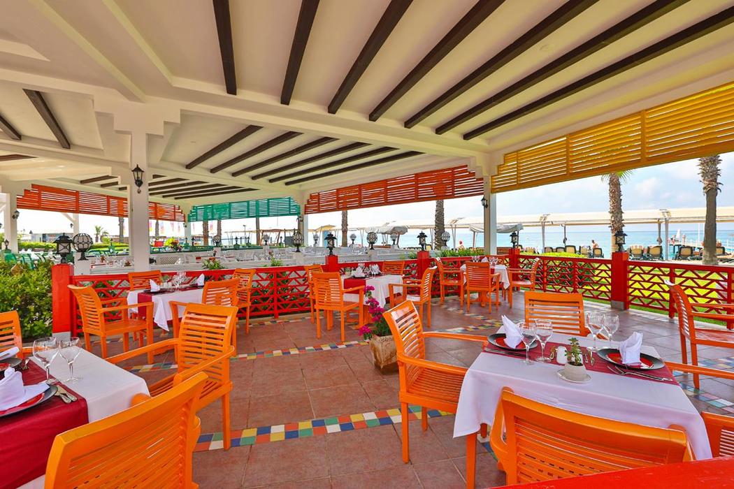 Crystal Family Resort & Spa