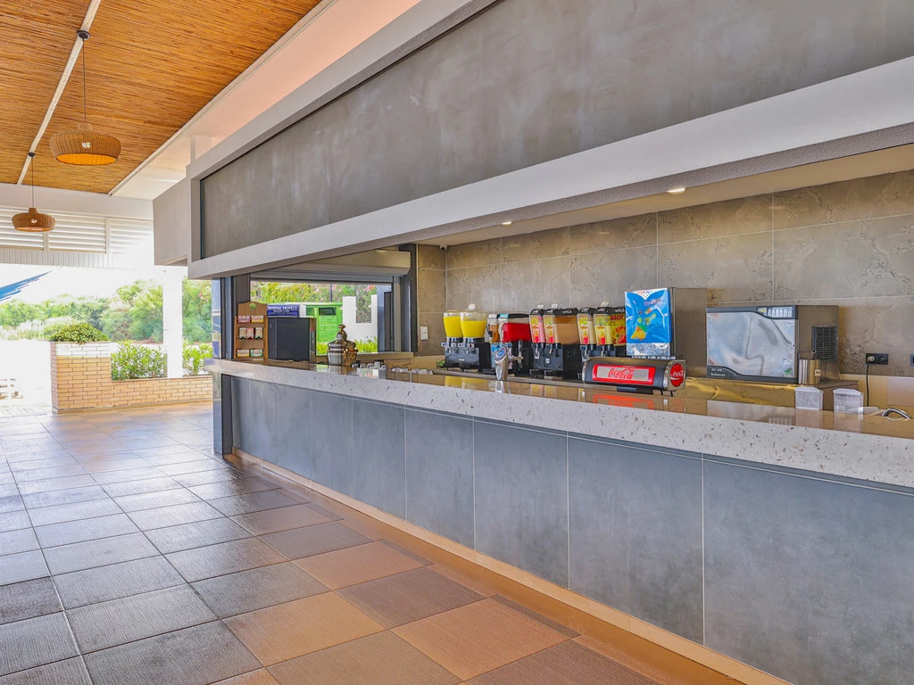 Crystal Admiral Resort Suites & Spa