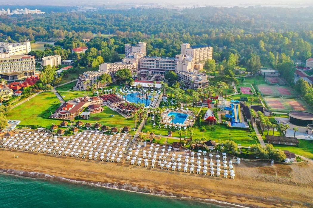 Crystal Tat Beach Golf Resort & Spa