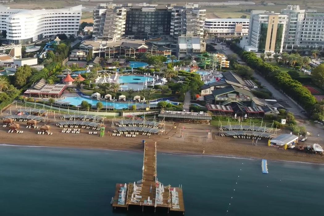 Limak Lara Deluxe Hotel & Resort