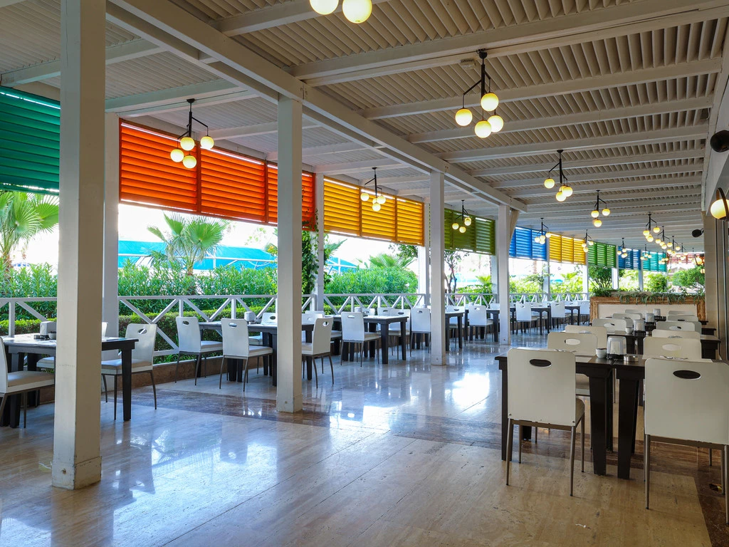 Crystal Admiral Resort Suites & Spa