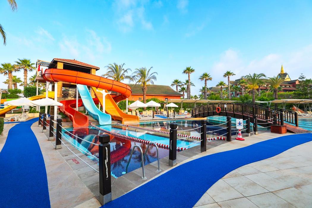 Crystal Family Resort & Spa