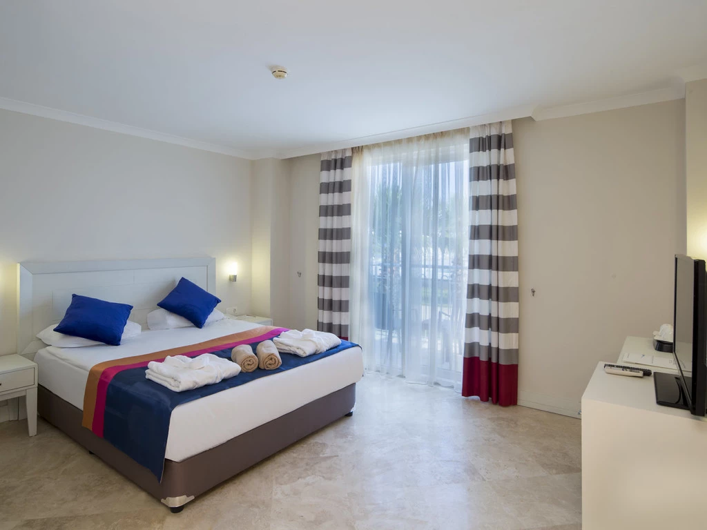 Crystal Boutique Beach Resort