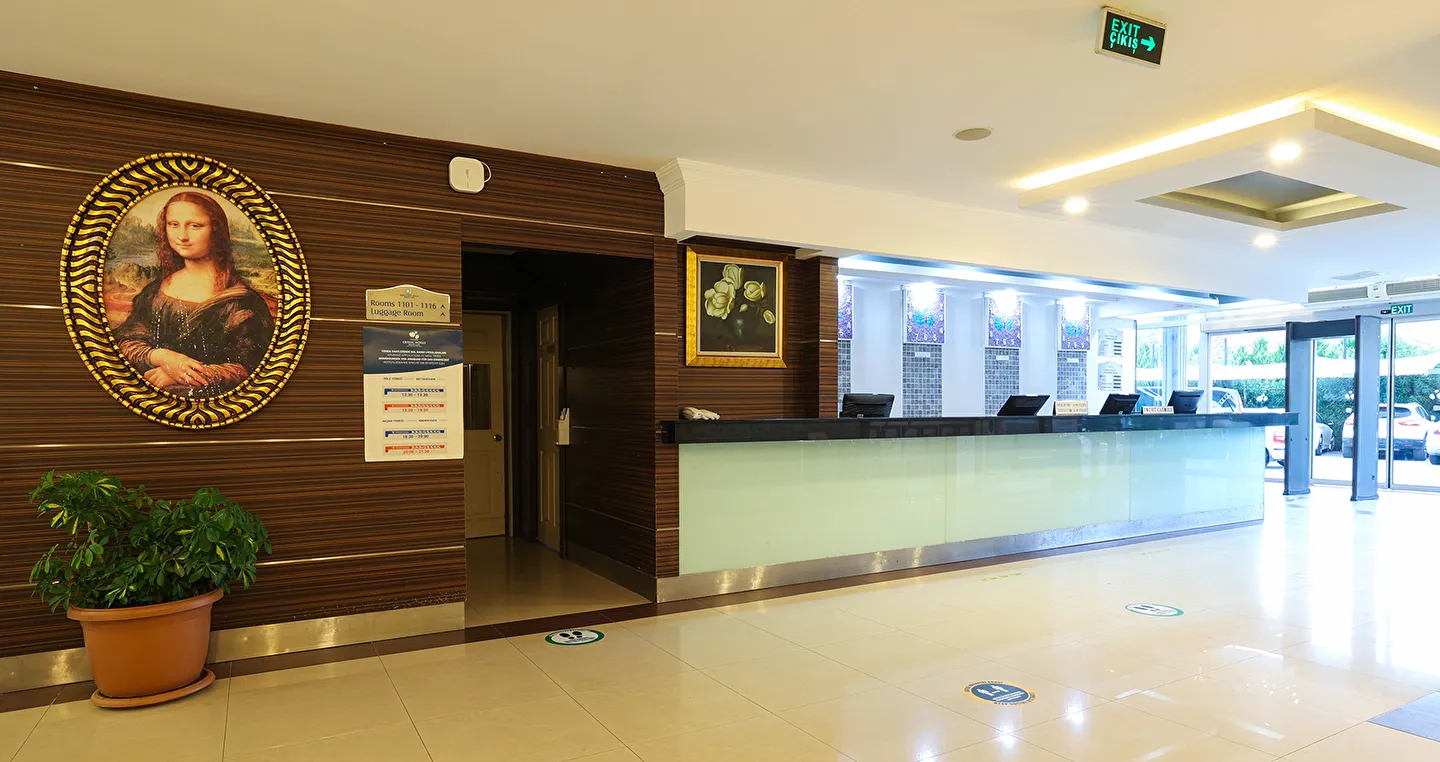 Crystal Aura Beach Resort & SPA