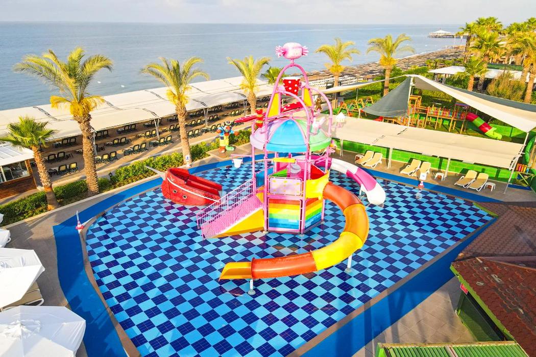 Crystal Family Resort & Spa